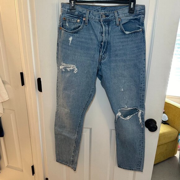 Levi’s 501 light wash jeans - Picture 1 of 7